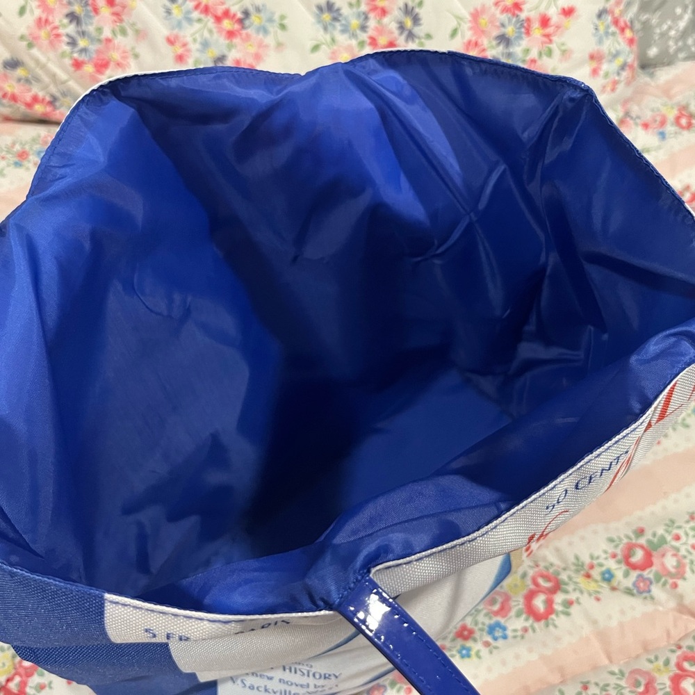 Harpers’ Bazaar for Estée Lauder Tote Bag - Picture 5 of 5